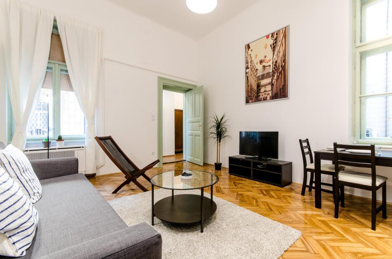 B63 2 Bedroom Apartment In Heart Of City Budapest Bagian luar foto