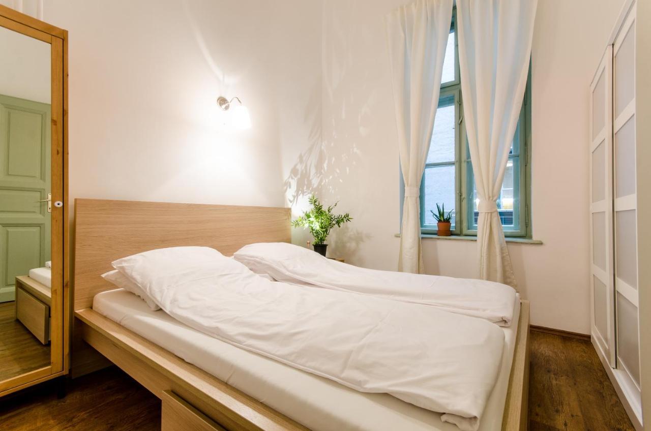 B63 2 Bedroom Apartment In Heart Of City Budapest Bagian luar foto