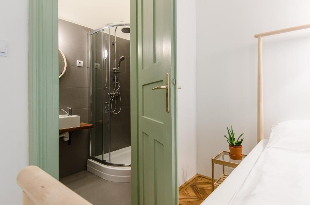 B63 2 Bedroom Apartment In Heart Of City Budapest Bagian luar foto